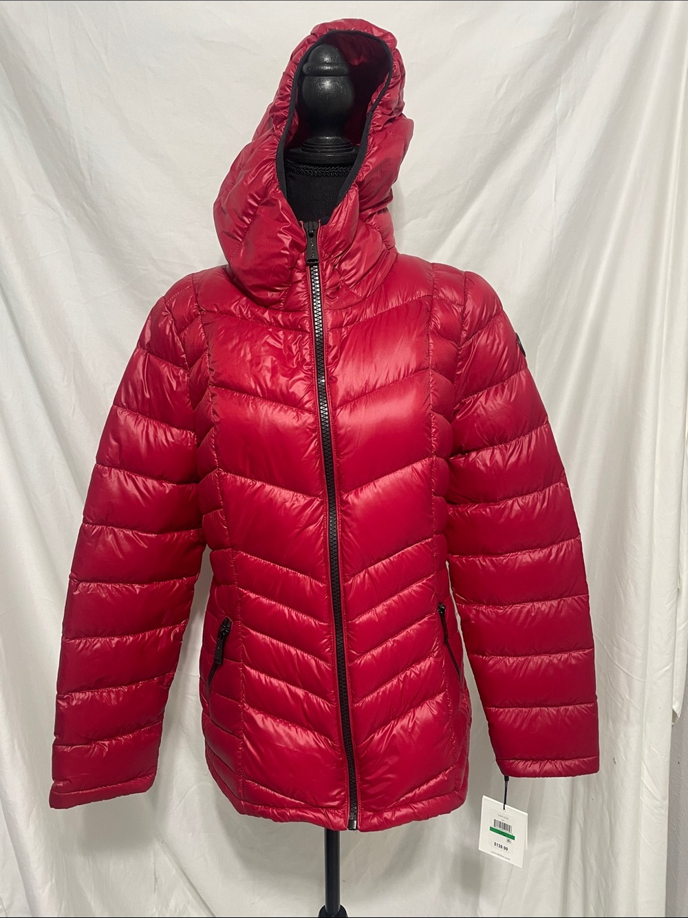 Calvin Klein Women's Chevron Quilted Hooded Down Puffer Jacket. Size L. NWT